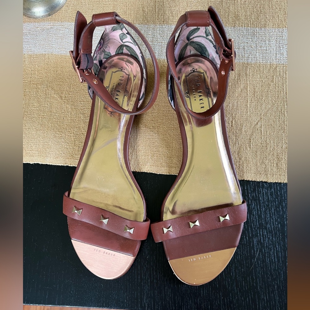 Ted Baker London Studded Sandal Rose Gold EU 40.5